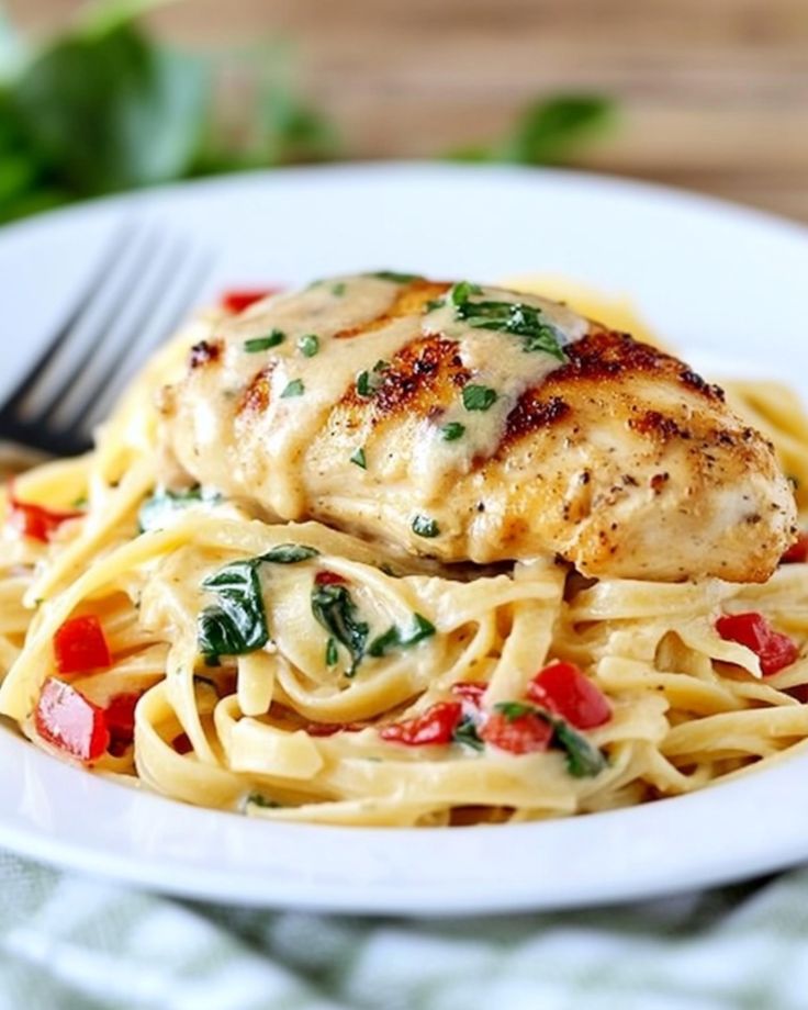Tuscan Garlic Chicken Fettuccine Recipe