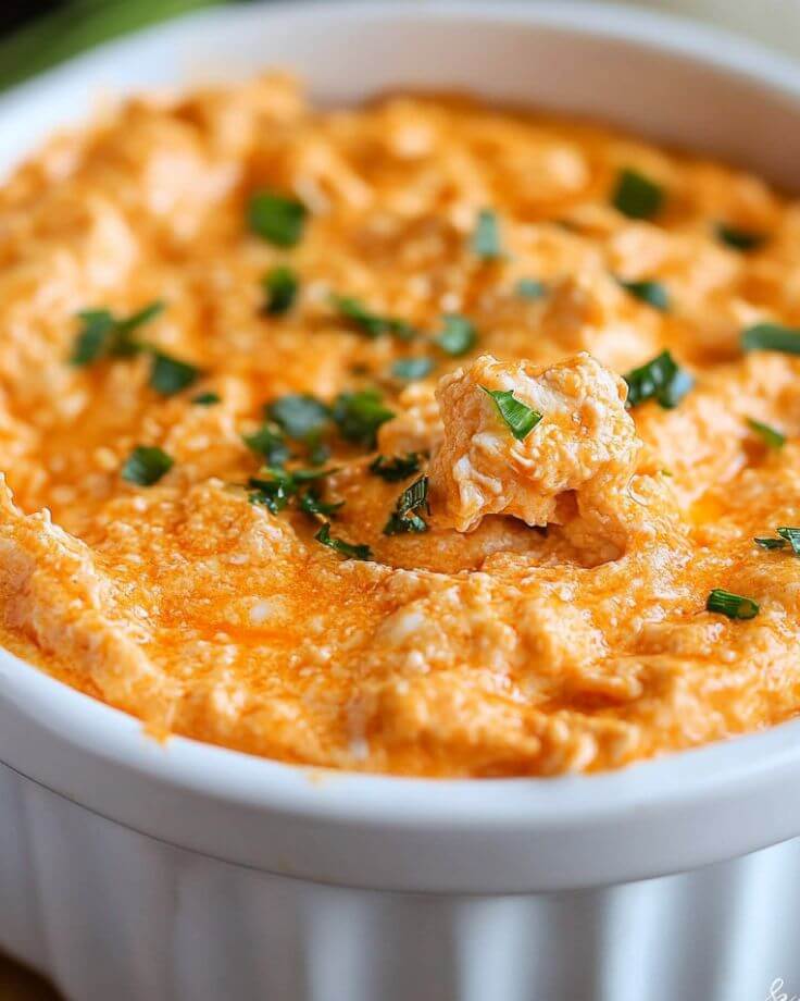 Buffalo Chicken Dip – The Ultimate Crowd-Pleaser!